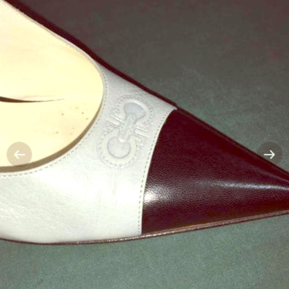 Salvatore Ferragamos Logo Sling backs - Picture 3 of 5